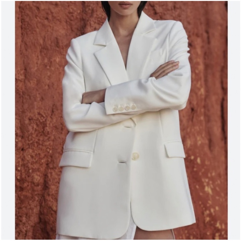 DISSH white blazer and skirt set